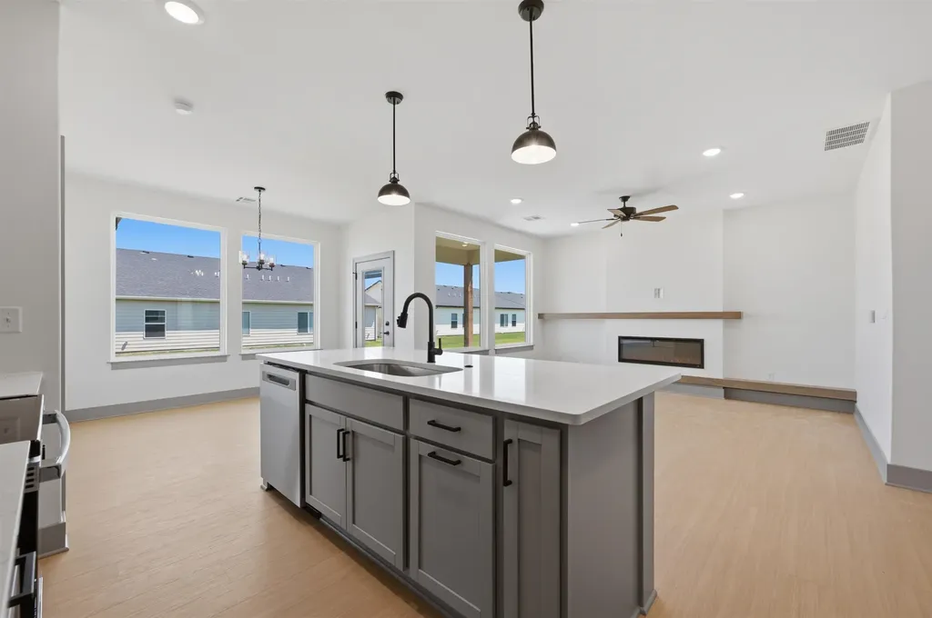 602 Elmwood Street Park City KS 67147-1124