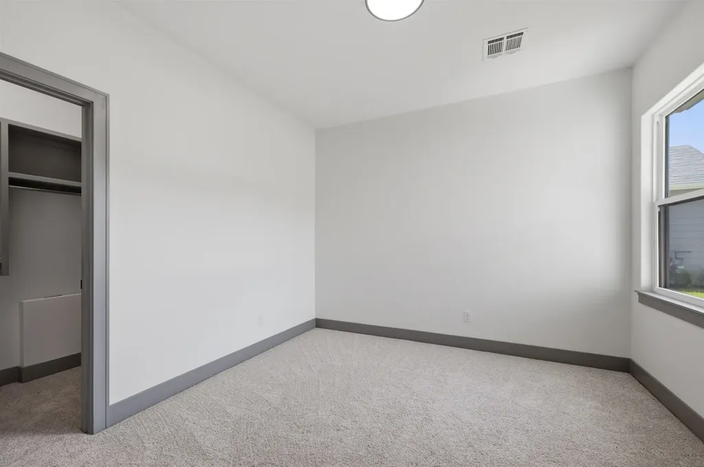 602 Elmwood Street Park City KS 67147-1124