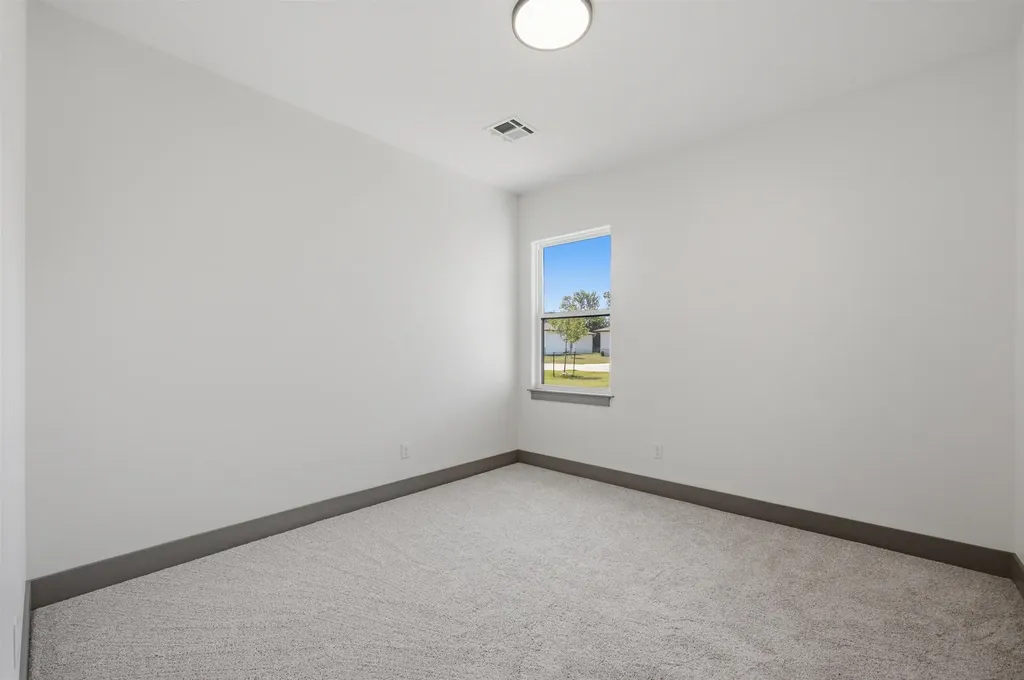 602 Elmwood Street Park City KS 67147-1124