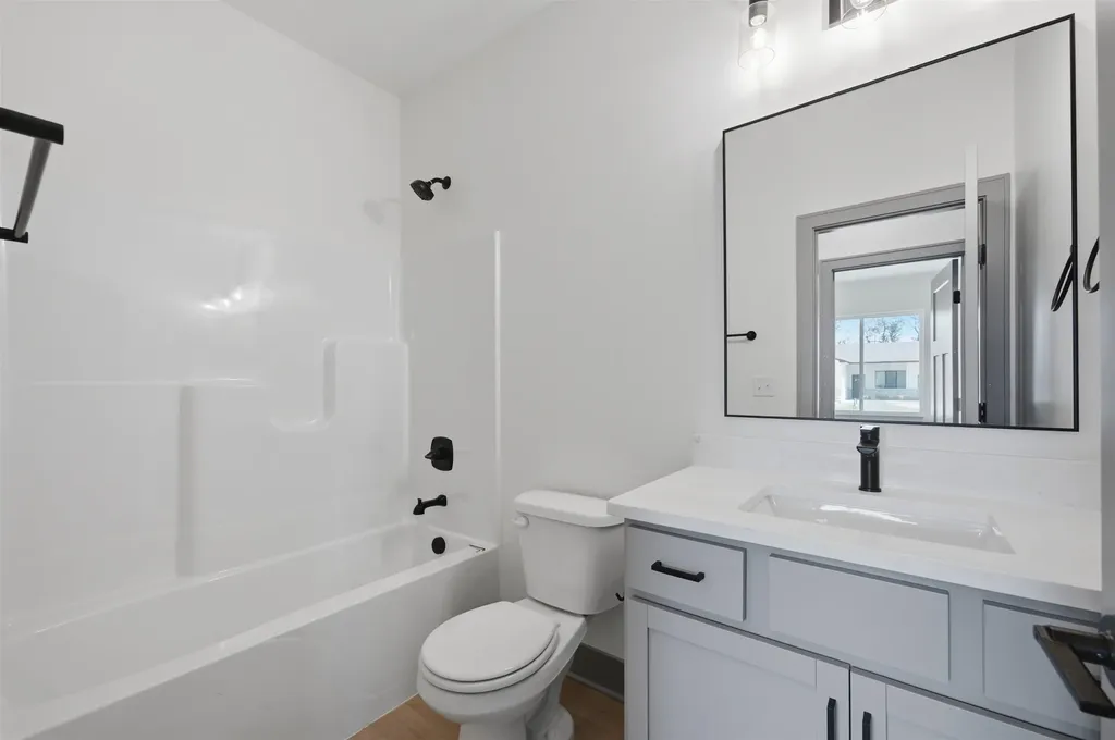 602 Elmwood Street Park City KS 67147-1124