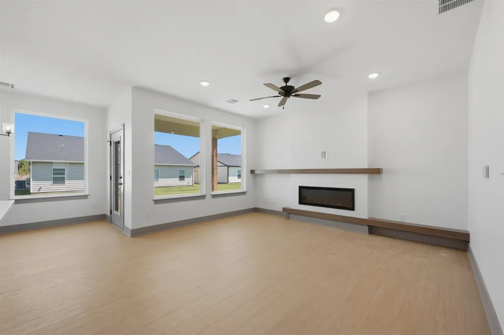 602 Elmwood Street Park City KS 67147-1124