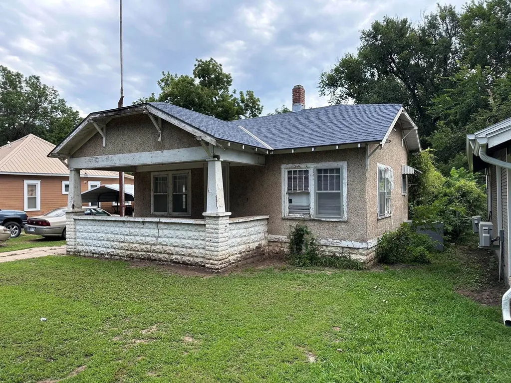 1310 S B Arkansas City KS 67005
