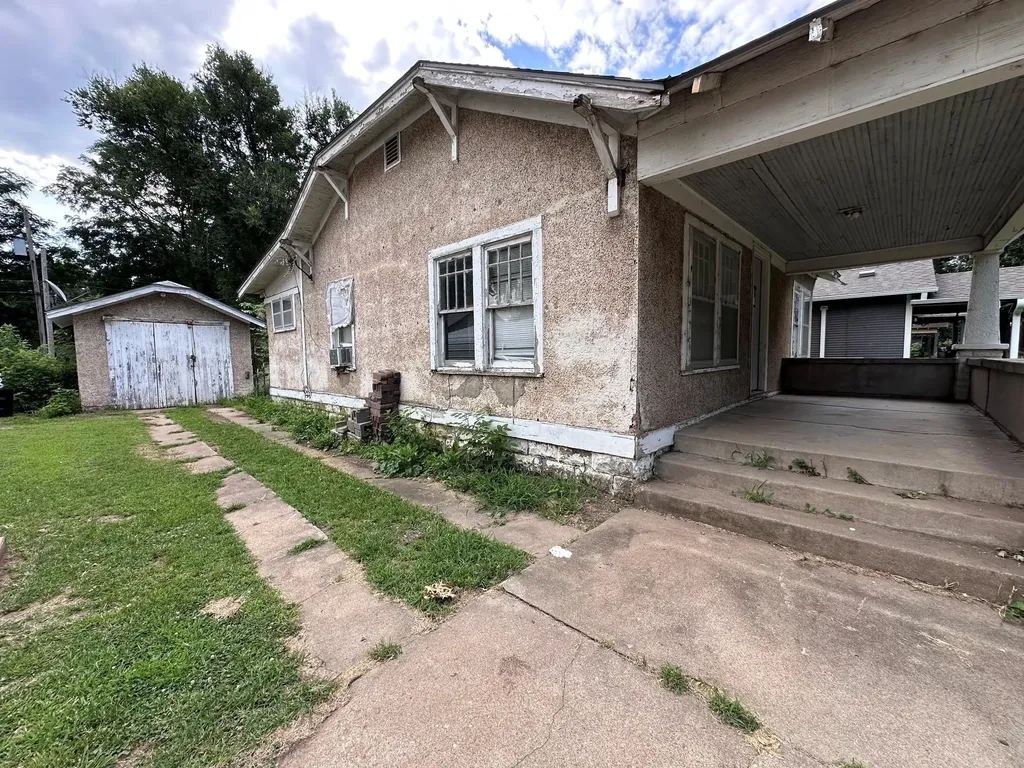 1310 S B Arkansas City KS 67005