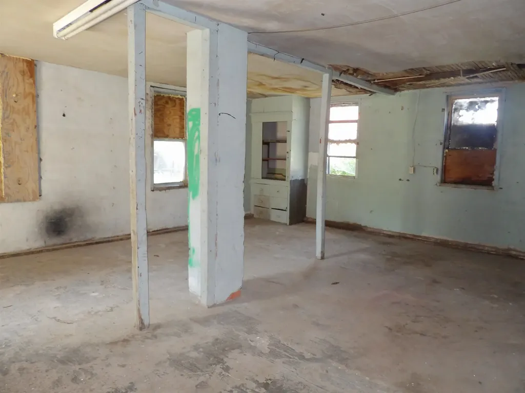 711 S Summit Arkansas City KS 67005