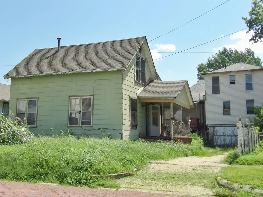 711 S Summit Arkansas City KS 67005