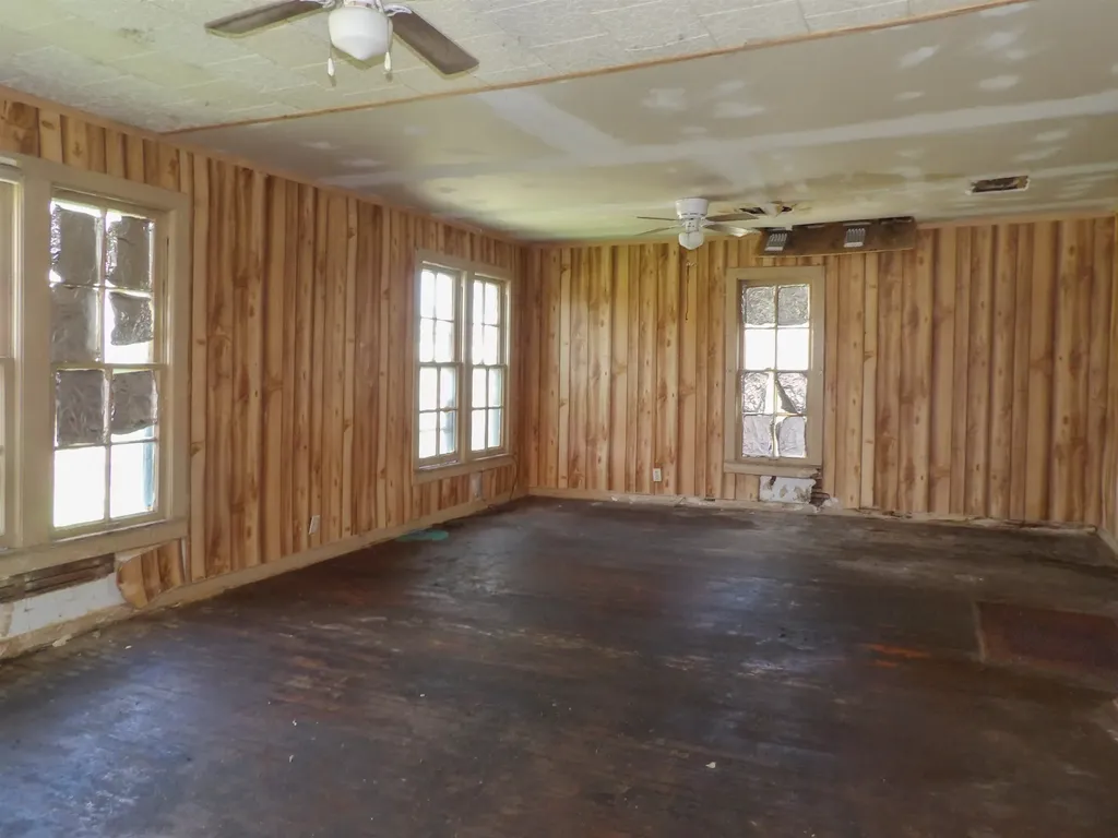 711 S Summit Arkansas City KS 67005