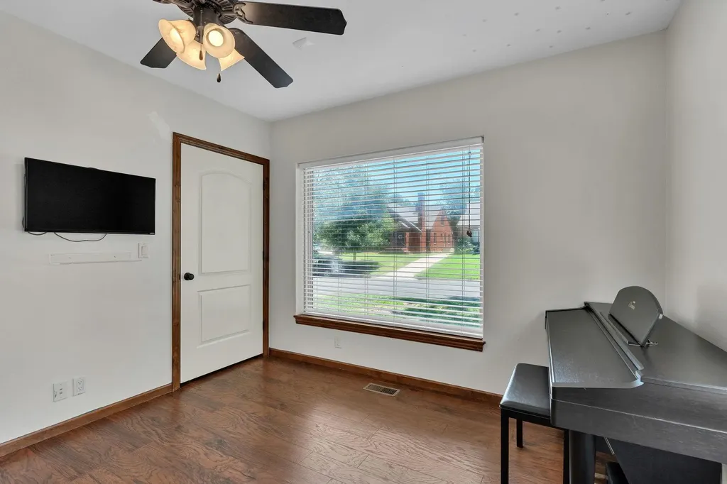207 S Battin Street Wichita KS 67218