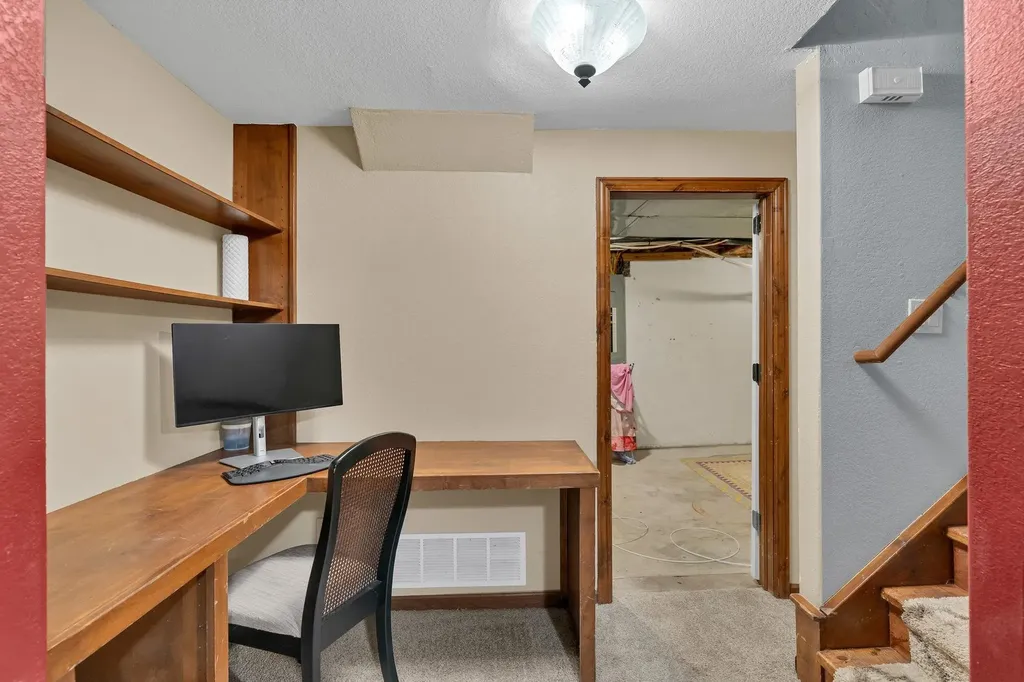 207 S Battin Street Wichita KS 67218