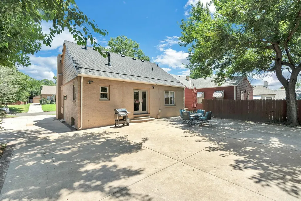 207 S Battin Street Wichita KS 67218
