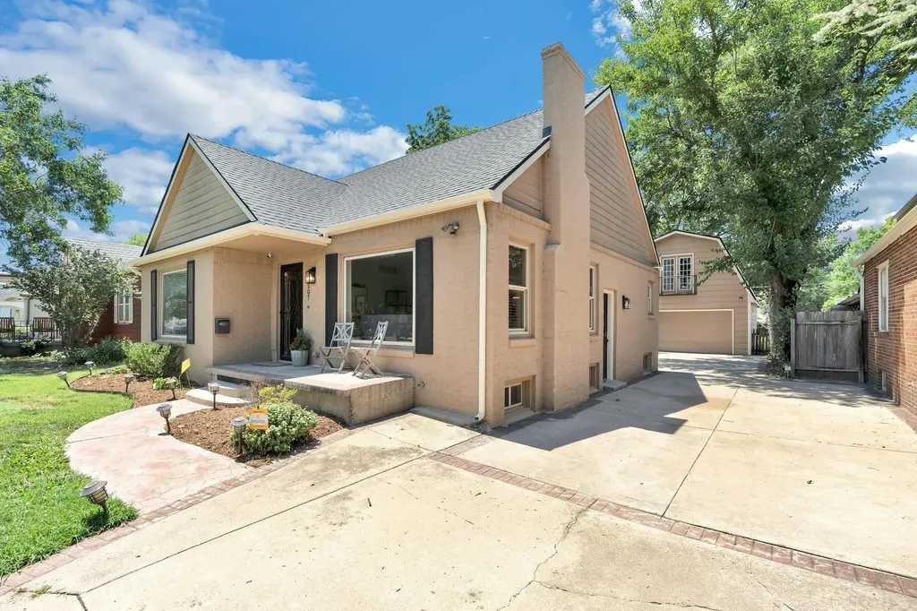 207 S Battin Street Wichita KS 67218