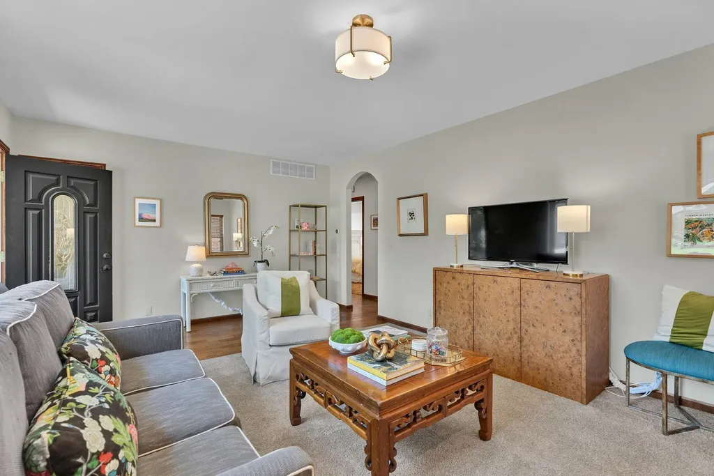 207 S Battin Street Wichita KS 67218