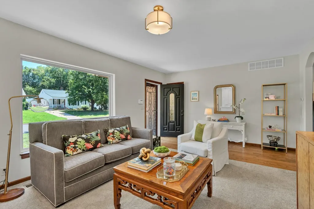 207 S Battin Street Wichita KS 67218