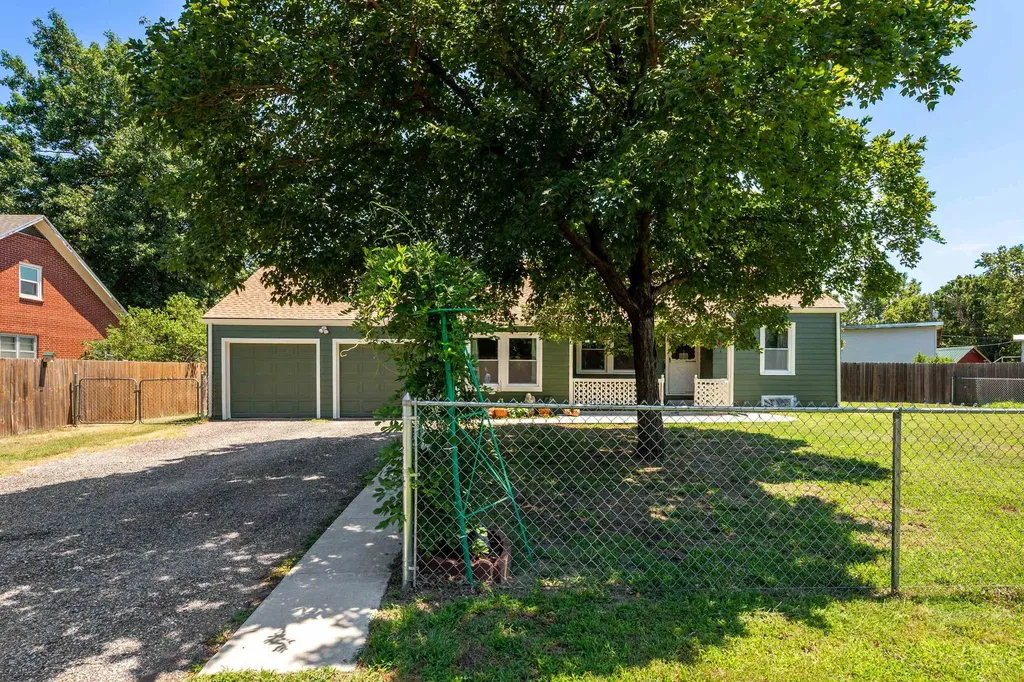 5030 N Seneca Wichita KS 67204