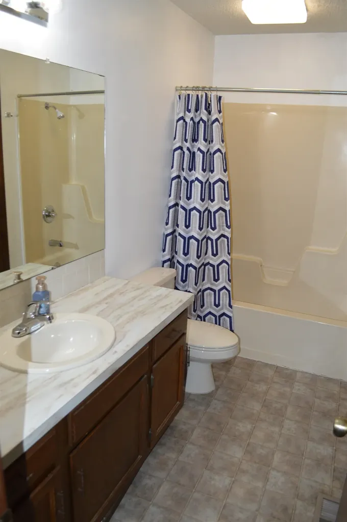 10729 W Nantucket Wichita KS 67212