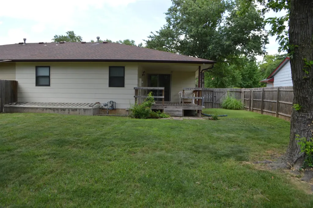 10729 W Nantucket Wichita KS 67212