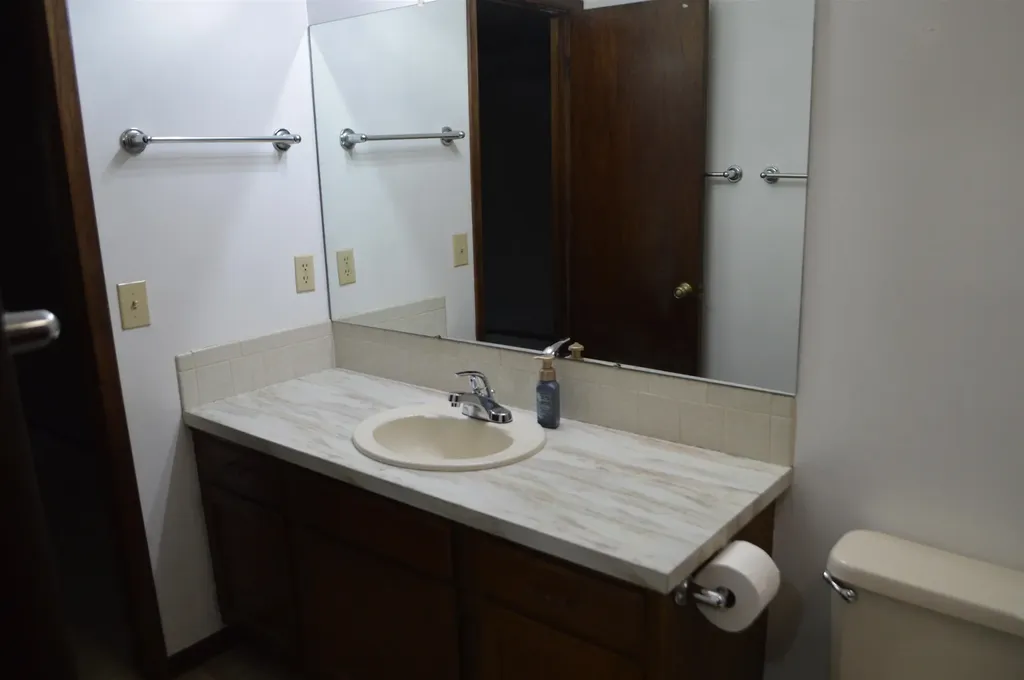 10729 W Nantucket Wichita KS 67212