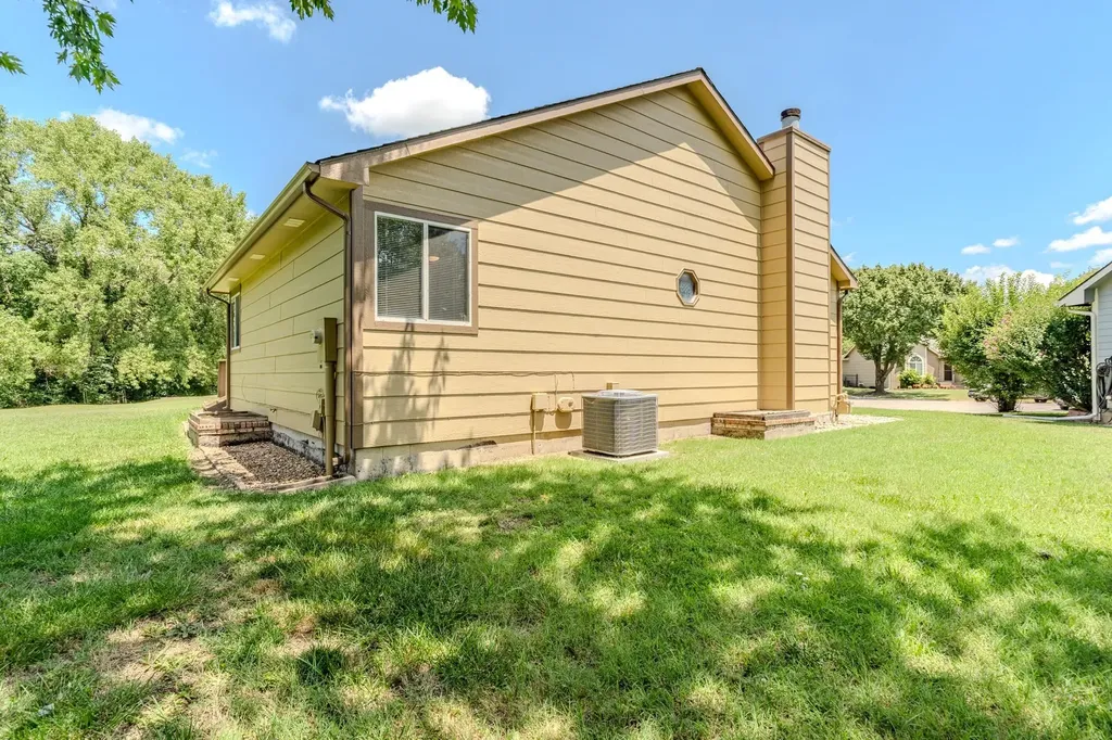6514 E 39th Court N Wichita KS 67226