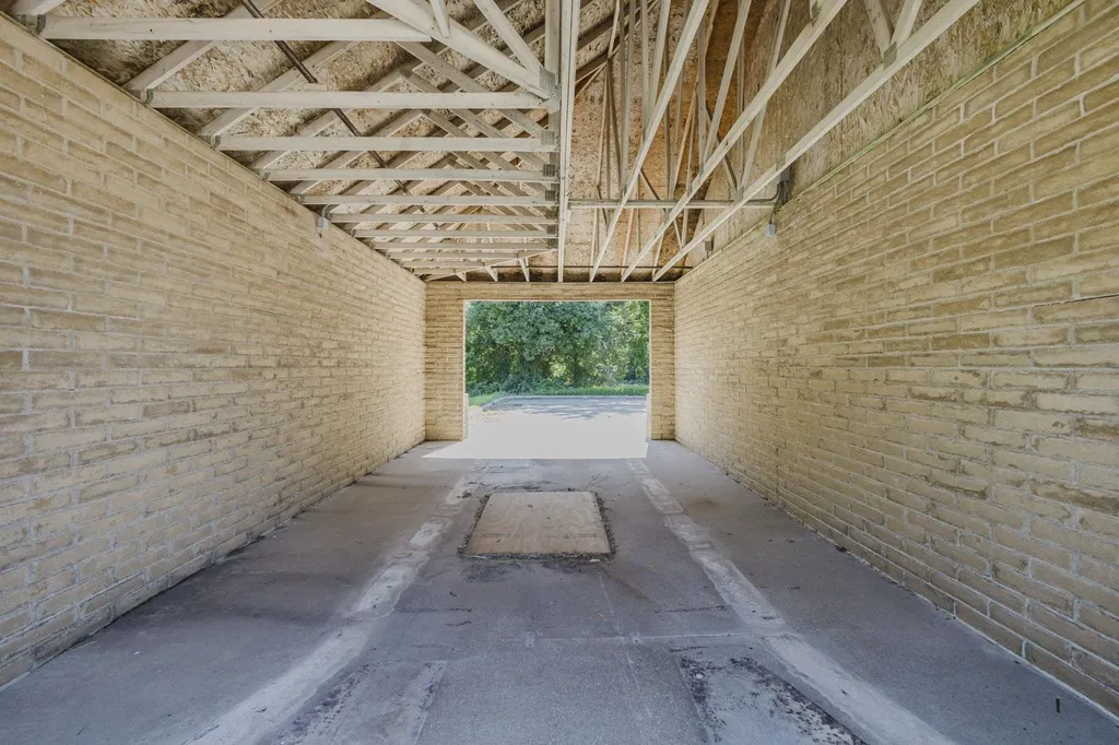 220 N 2nd Mulvane KS 67110