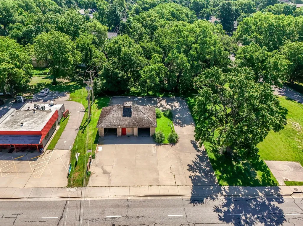 220 N 2nd Mulvane KS 67110