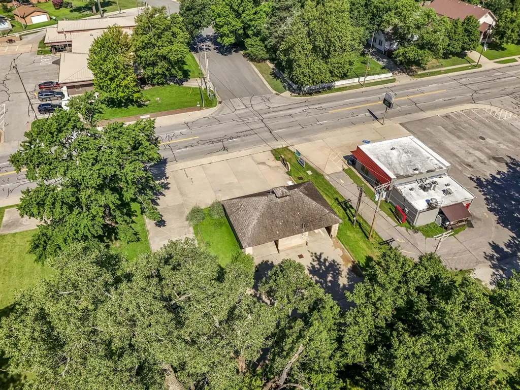 220 N 2nd Mulvane KS 67110