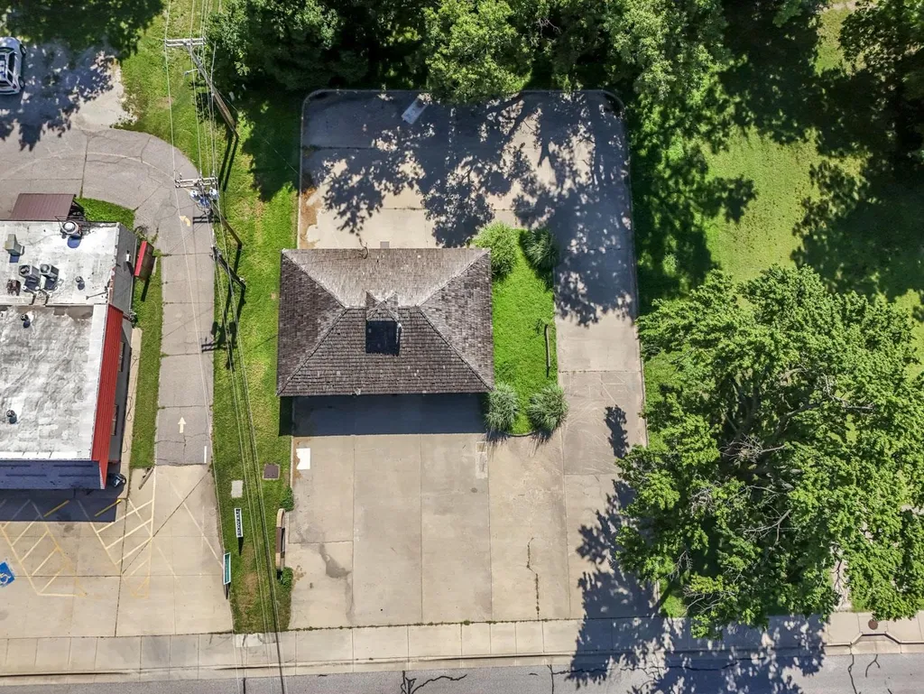 220 N 2nd Mulvane KS 67110