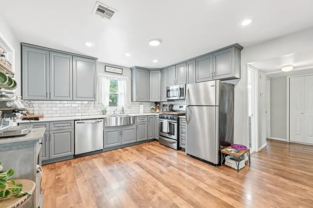170 N Doris Wichita KS 67212