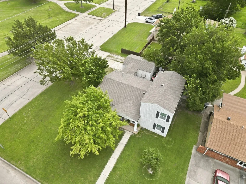 170 N Doris Wichita KS 67212