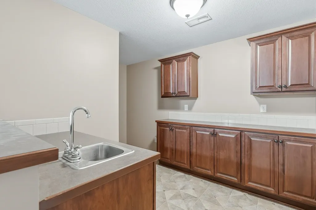 2312 N Sawgrass Circle Derby KS 67037