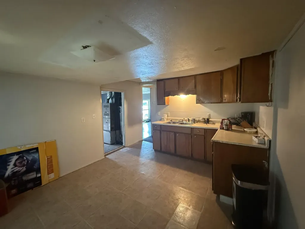 204 N Iowa Street Winfield KS 67156