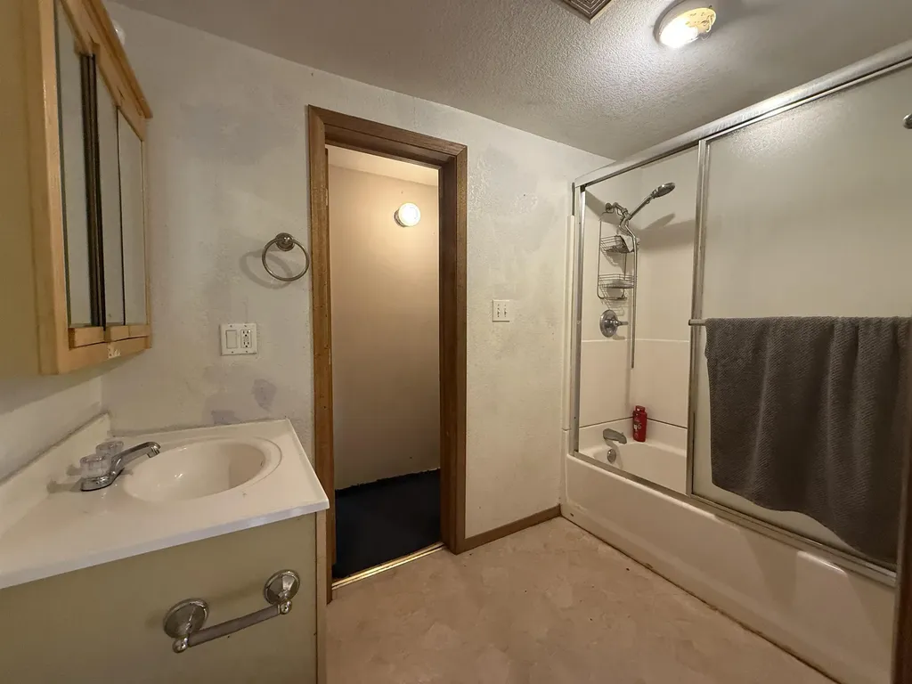 204 N Iowa Street Winfield KS 67156