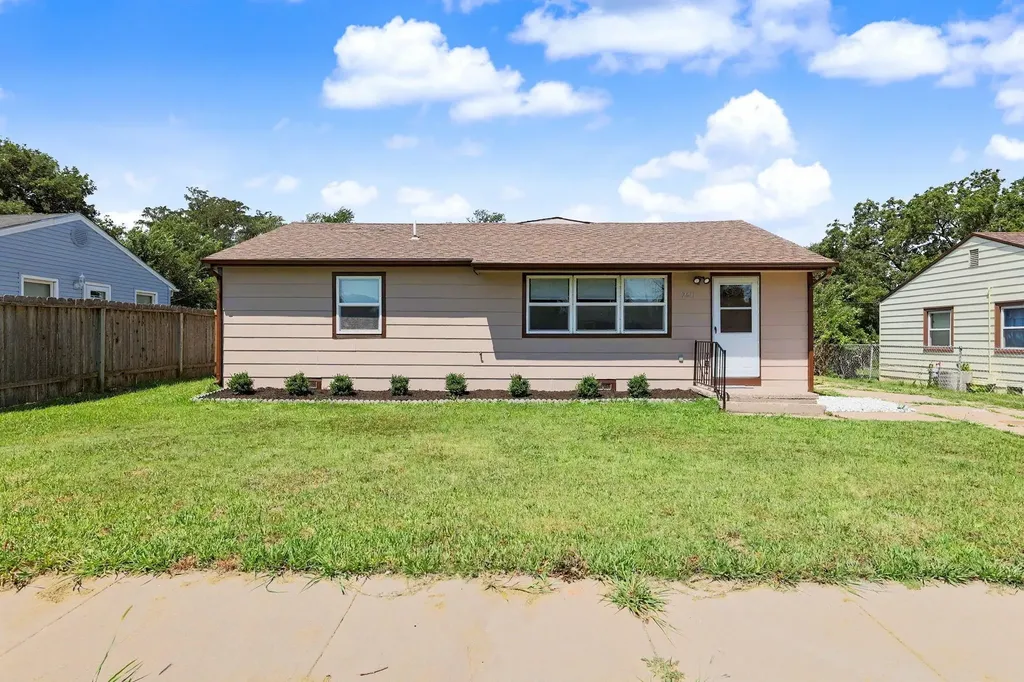 2611 N Lorraine Avenue Wichita KS 67219