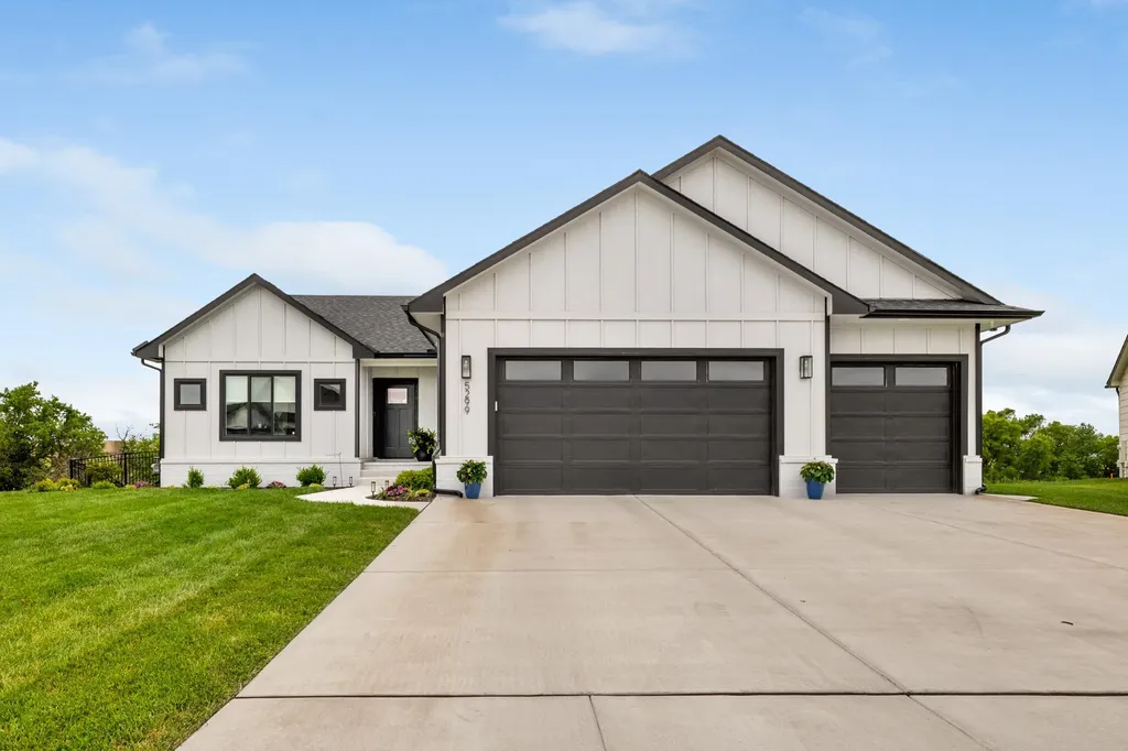 5299 N Hampton Street Bel Aire KS 67226