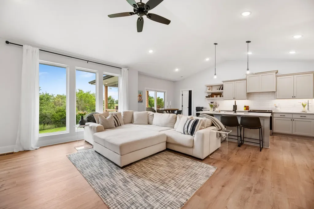 5299 N Hampton Street Bel Aire KS 67226