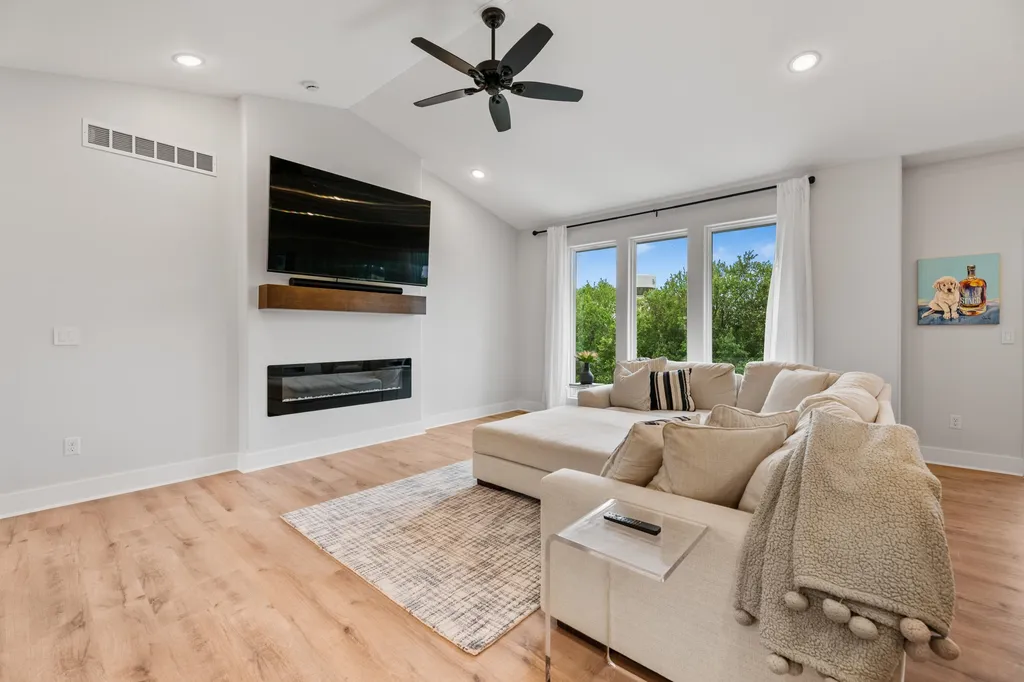 5299 N Hampton Street Bel Aire KS 67226