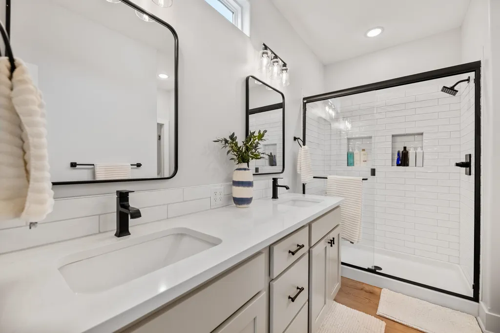 5299 N Hampton Street Bel Aire KS 67226