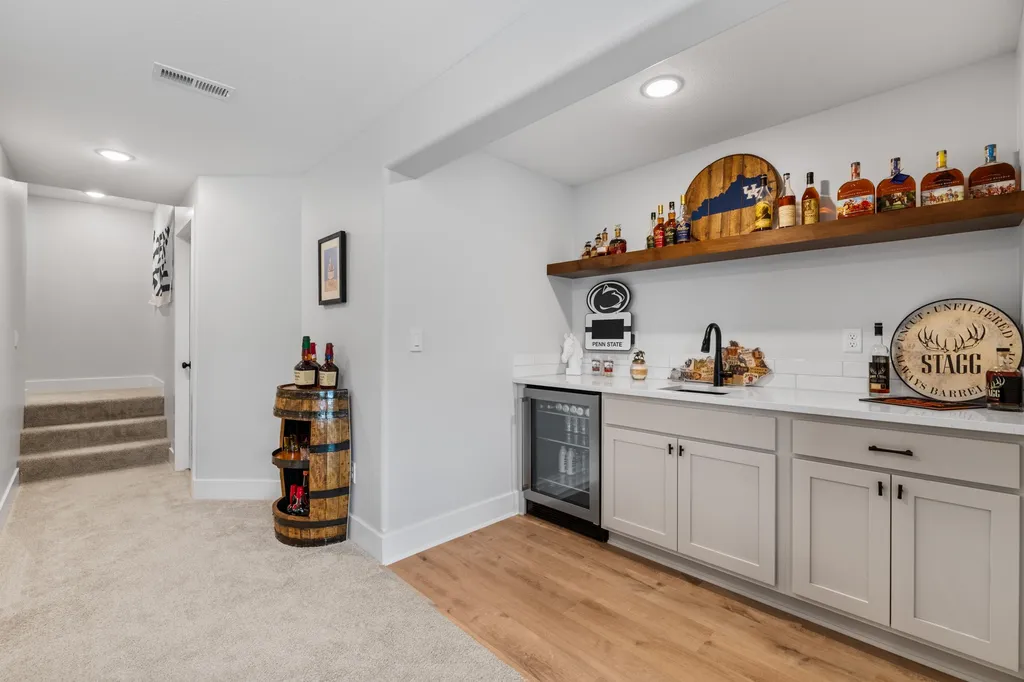 5299 N Hampton Street Bel Aire KS 67226