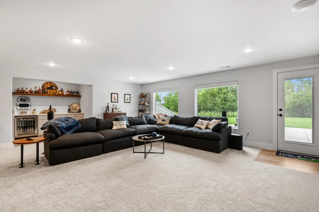 5299 N Hampton Street Bel Aire KS 67226