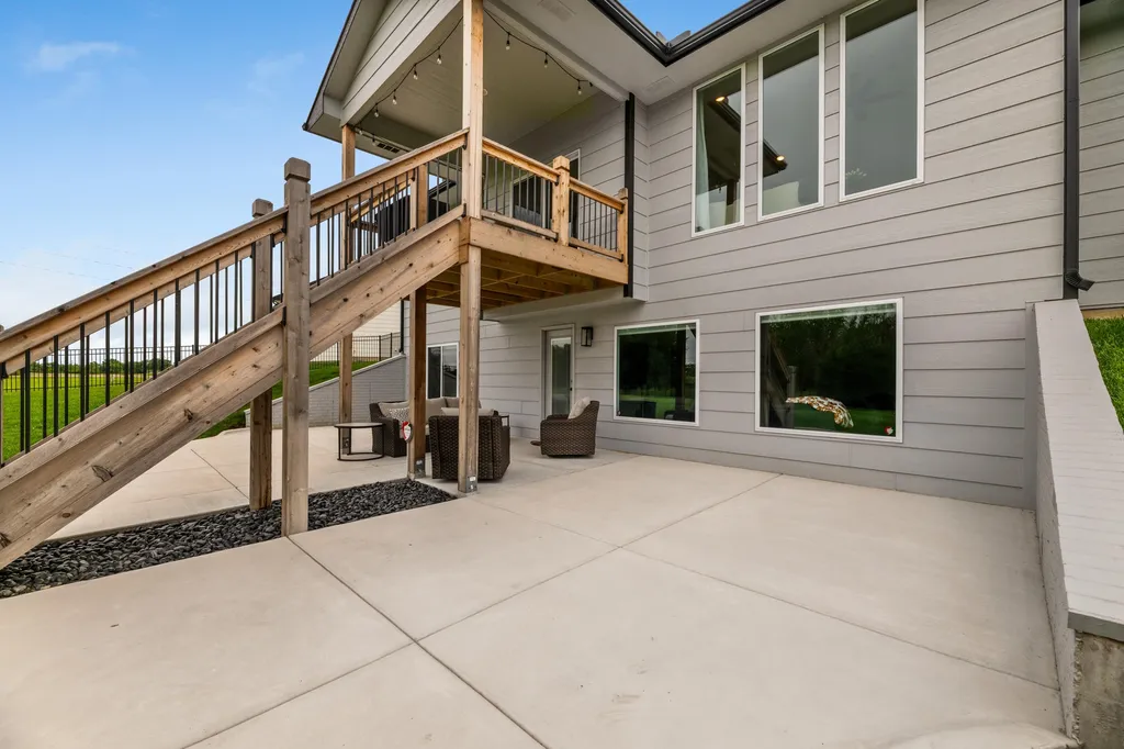 5299 N Hampton Street Bel Aire KS 67226