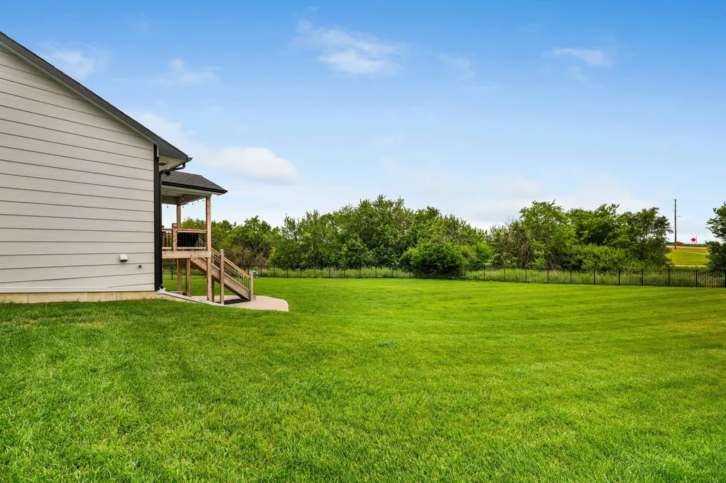 5299 N Hampton Street Bel Aire KS 67226