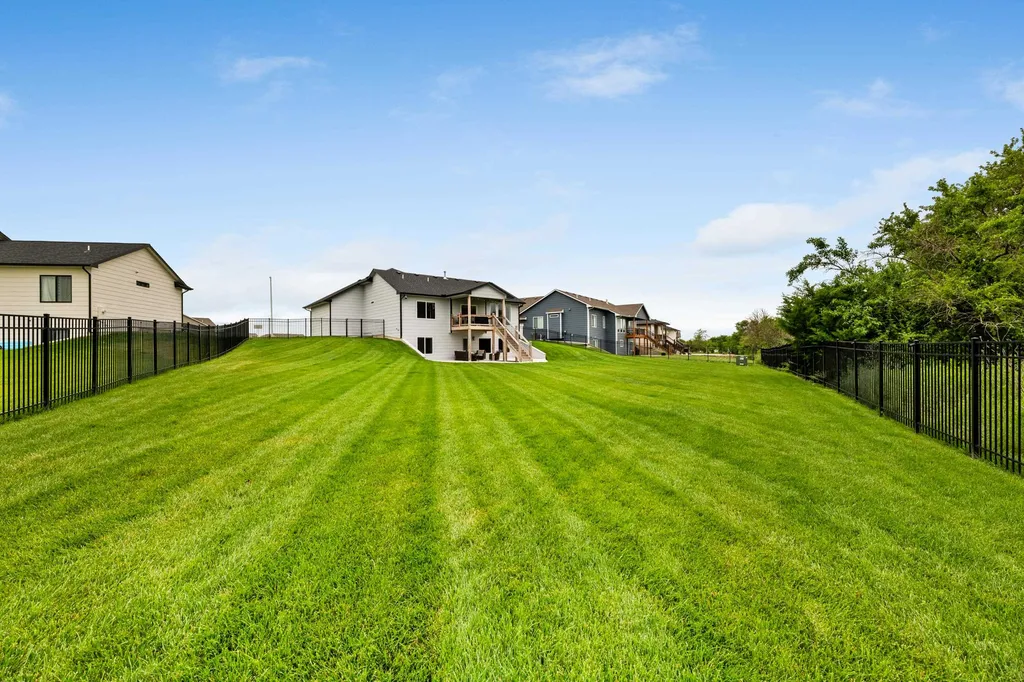 5299 N Hampton Street Bel Aire KS 67226