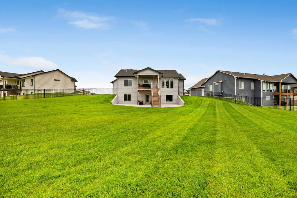 5299 N Hampton Street Bel Aire KS 67226