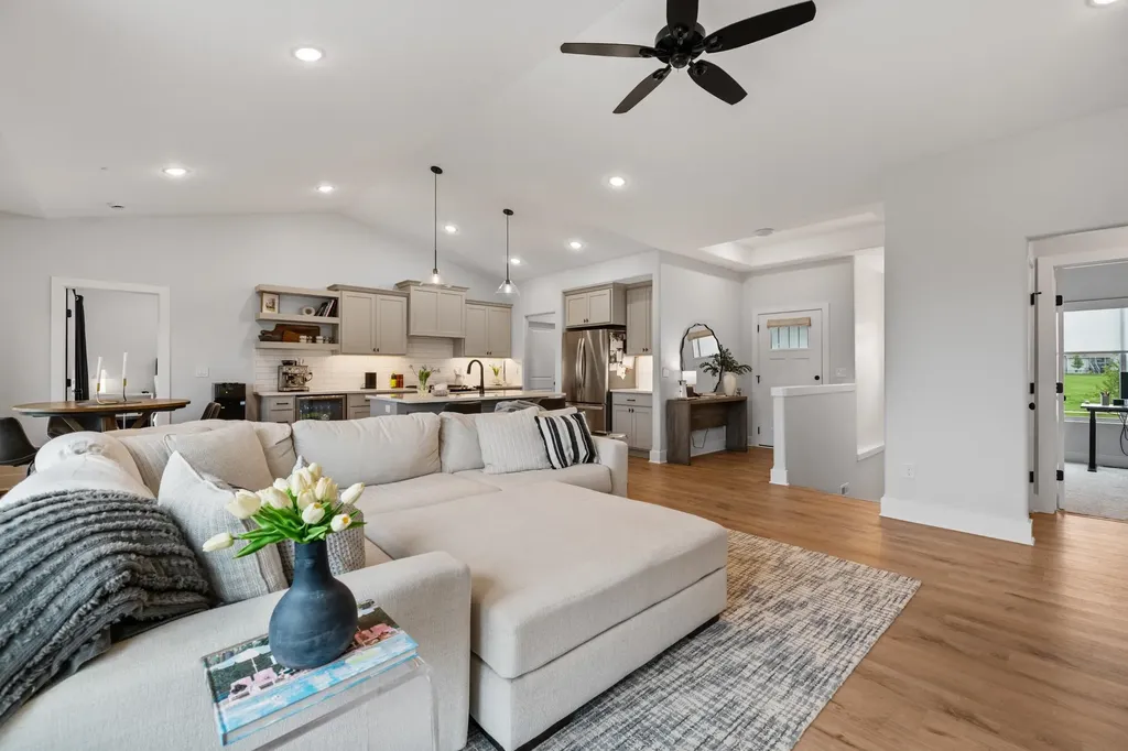 5299 N Hampton Street Bel Aire KS 67226