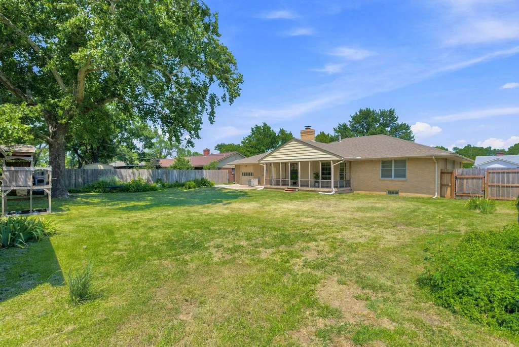 1633 N Charles Street Wichita KS 67203