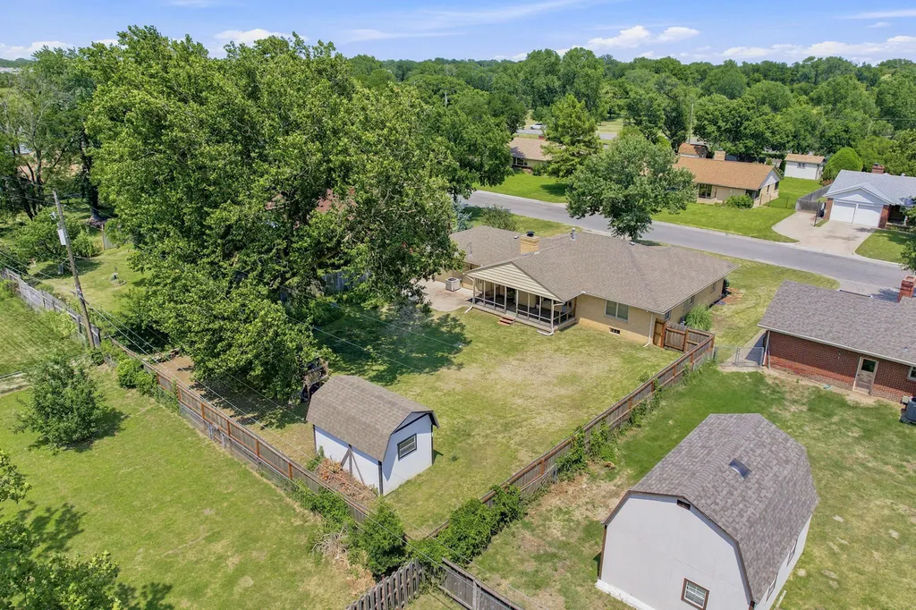 1633 N Charles Street Wichita KS 67203