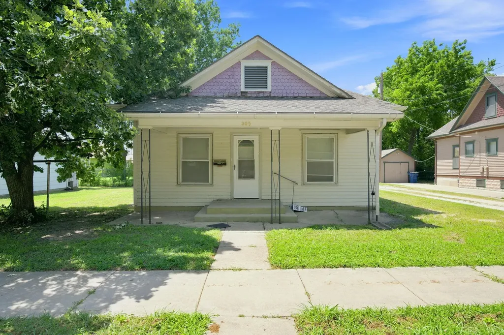 305 N Pine Newton KS 67114