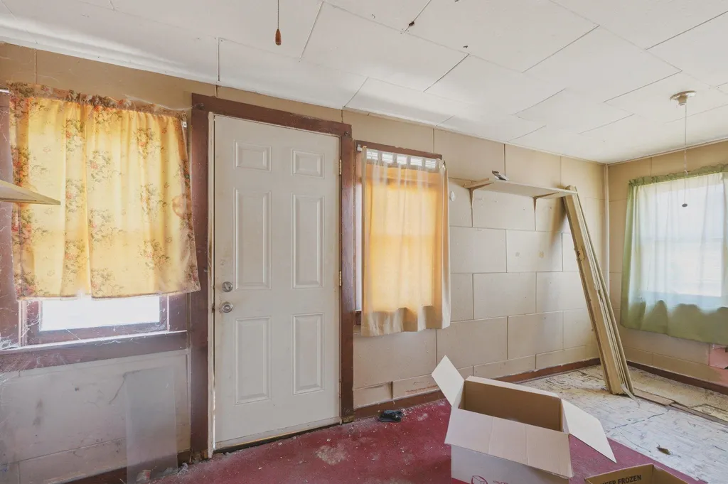 305 N Pine Newton KS 67114