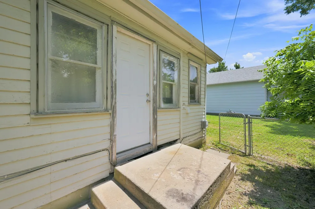 305 N Pine Newton KS 67114