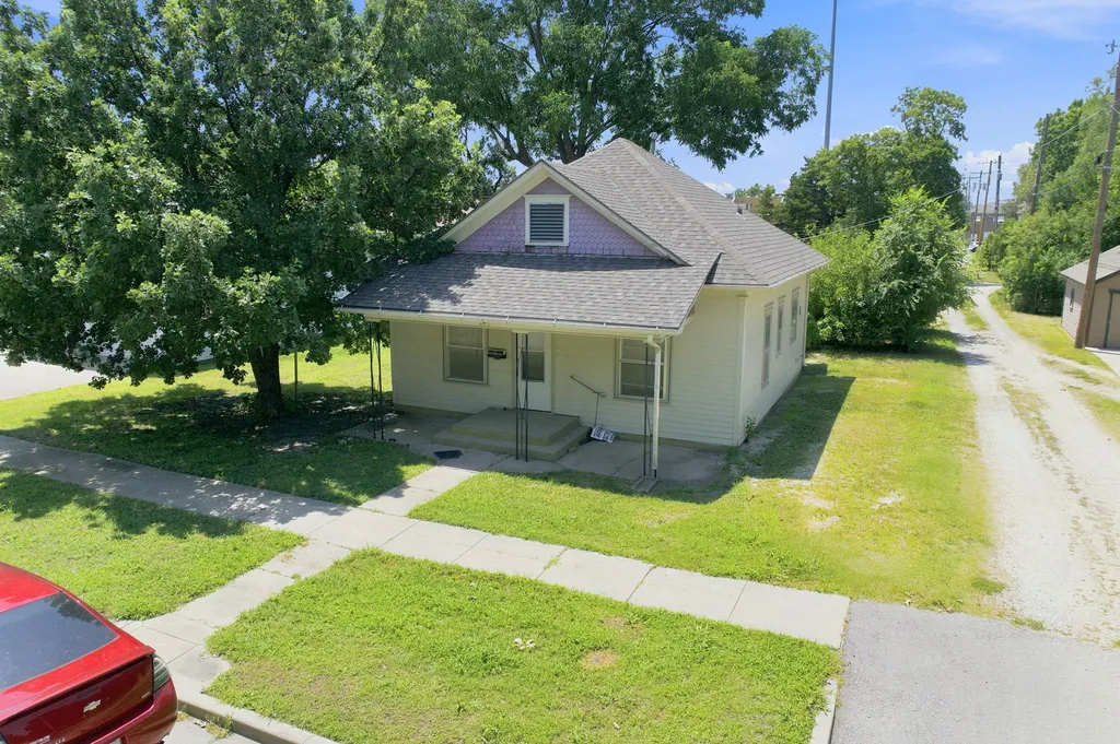 305 N Pine Newton KS 67114
