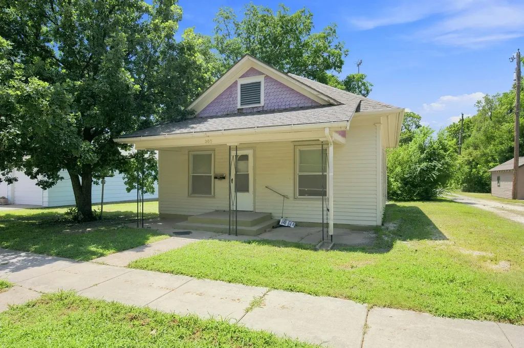 305 N Pine Newton KS 67114