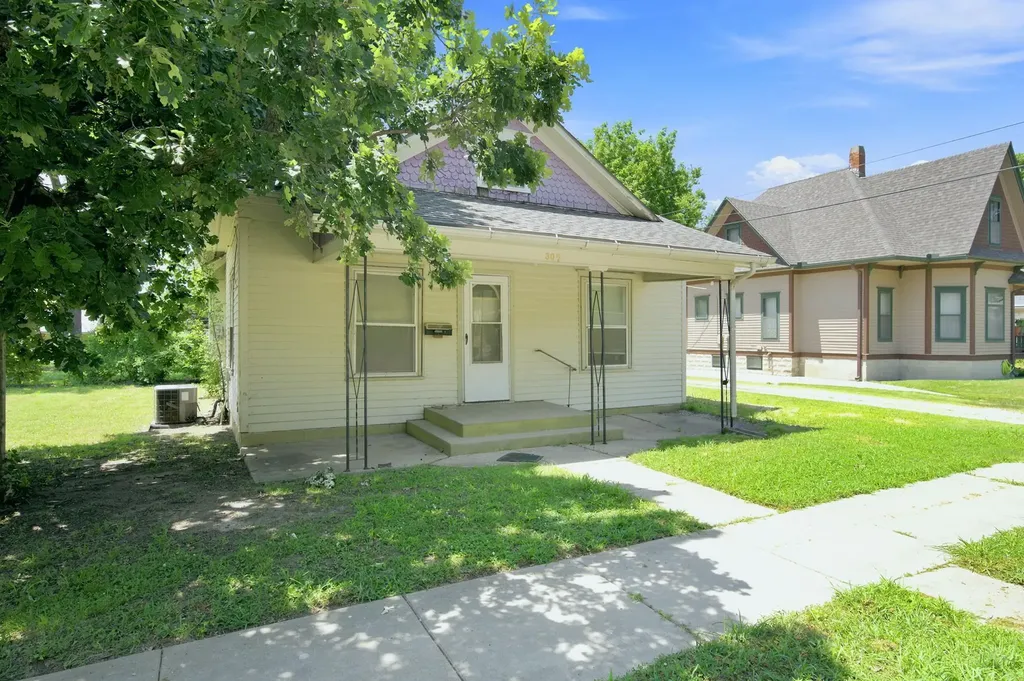 305 N Pine Newton KS 67114